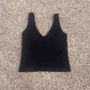 black cropped tank